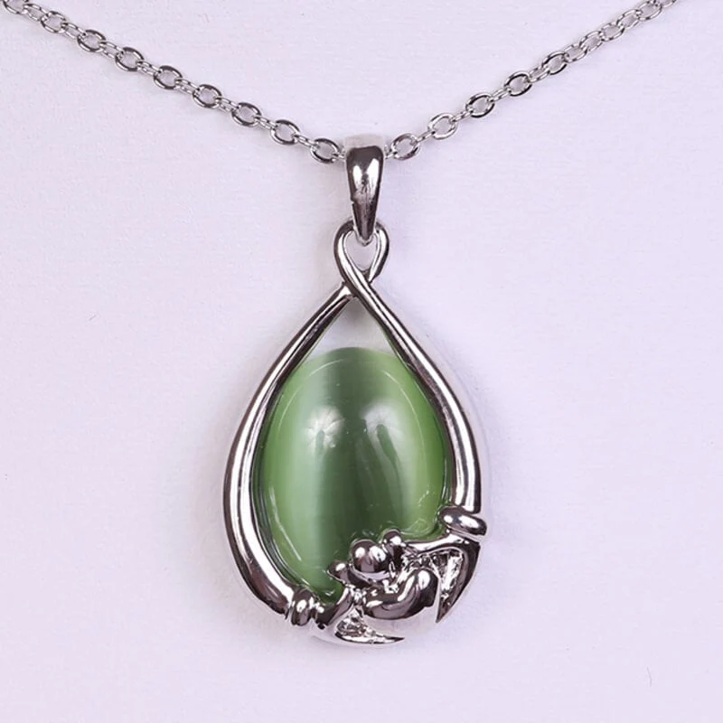 Celtic Green Cats Eye Claddagh Pendant - Image 4